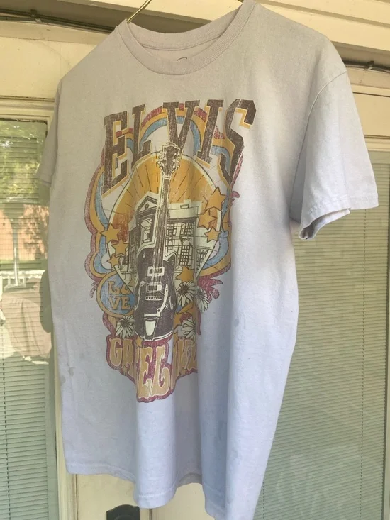 Elvis Presley Graceland Medium Tee - Picture 3 of 5